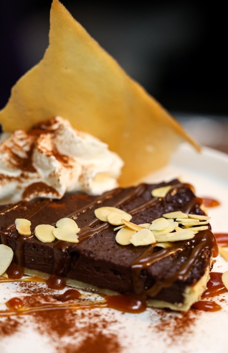 Gâteau au chocolat servi au Comptoir Gourmand